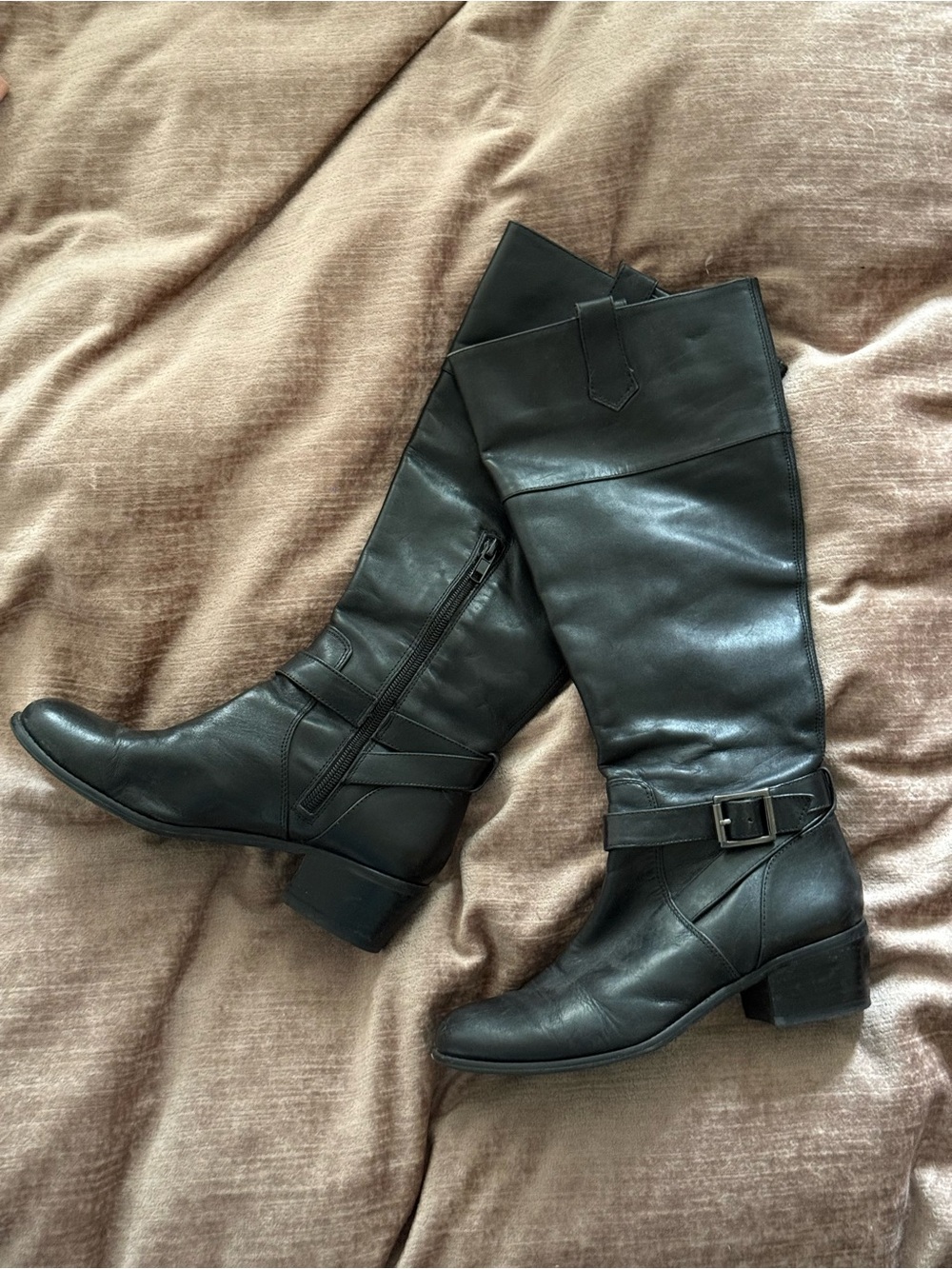 Arturo Chiang black leather calf boots